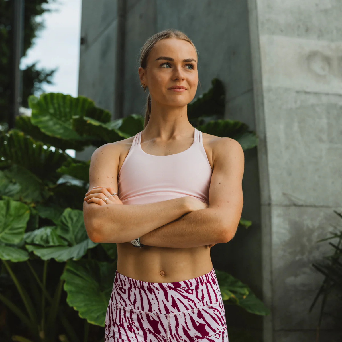 IMPI Running 6 Strap Bra Top - Ballet Pink