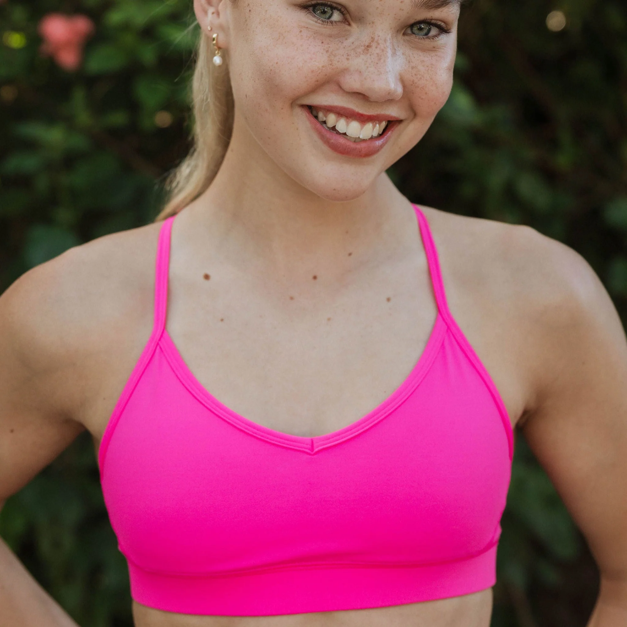 IMPI V-Neck Sports Crop - Hot Pink