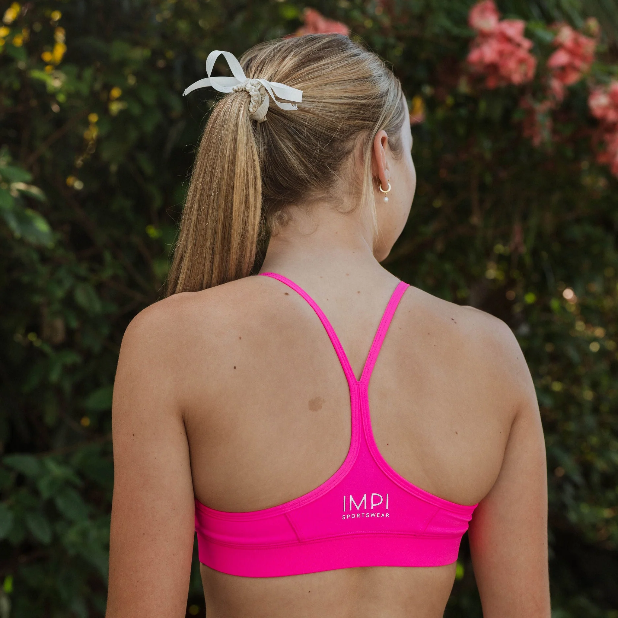 IMPI V-Neck Sports Crop - Hot Pink - Image 14